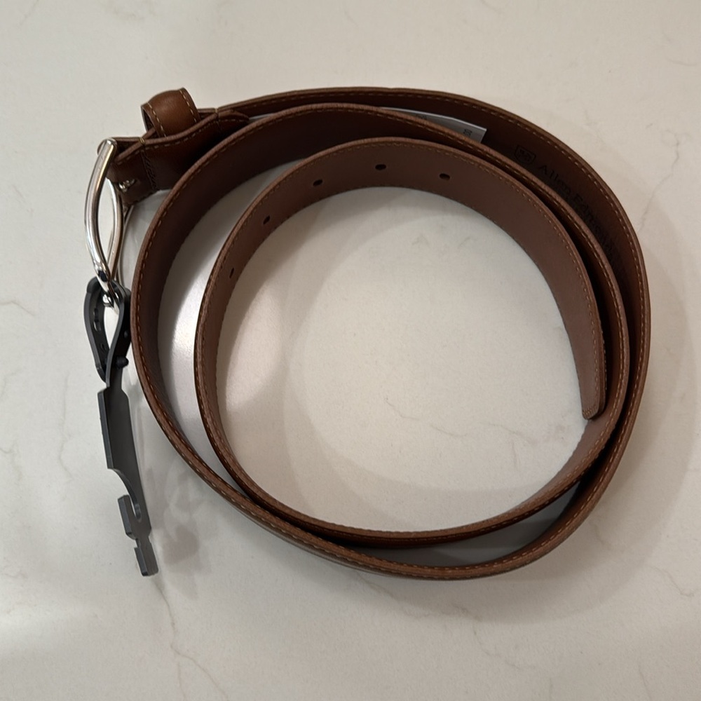 Allen Edmonds Men's Brown/Caramel Leather Belt 42 - Picture 4 of 8